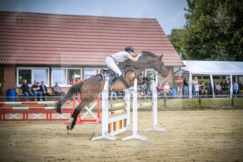 DOS_1182 | Entdecke hochwertige Reitturnierfotos von Foto Oger. Professionell, emotional und authentisch – jetzt Lieblingsmomente im Shop bestellen. - Realisiert mit Pictrs.com