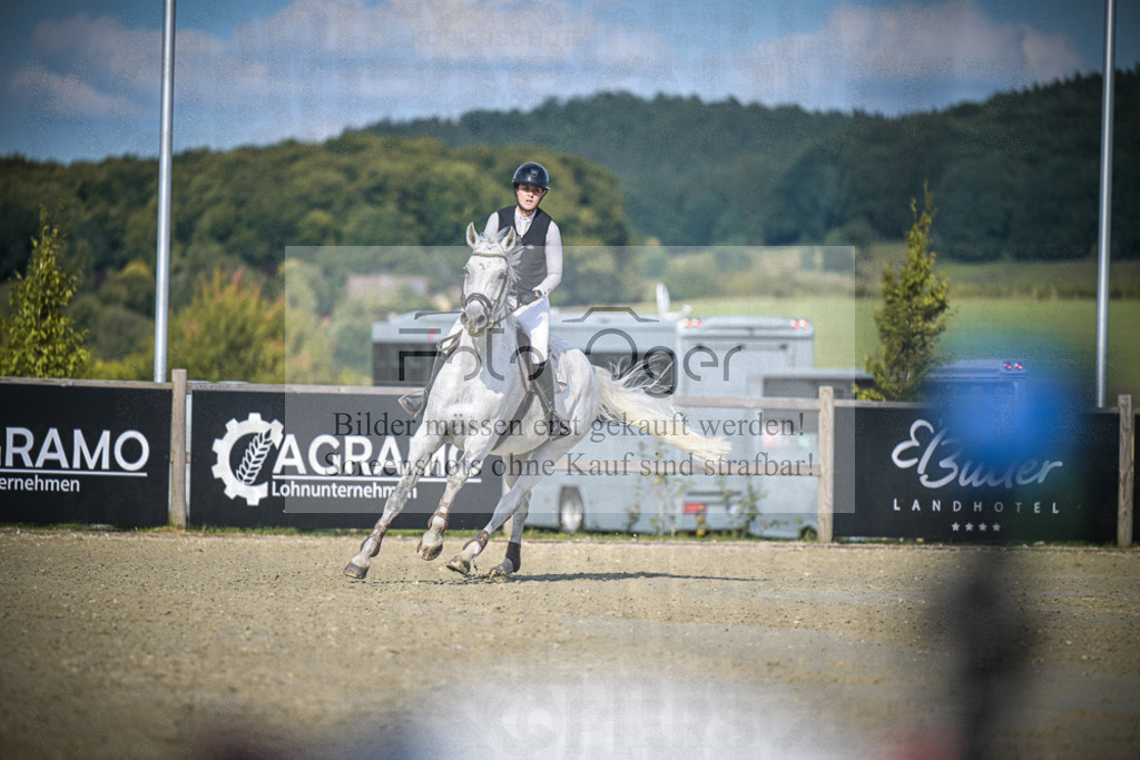 DOS_1759 | Entdecke hochwertige Reitturnierfotos von Foto Oger. Professionell, emotional und authentisch – jetzt Lieblingsmomente im Shop bestellen.Deutschlandweite Turnierfotografie. - Realisiert mit Pictrs.com