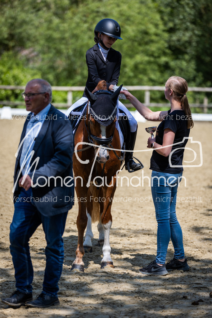 Donop24-RWB-064 | MomenTaufnahmen Pferdesportfotos