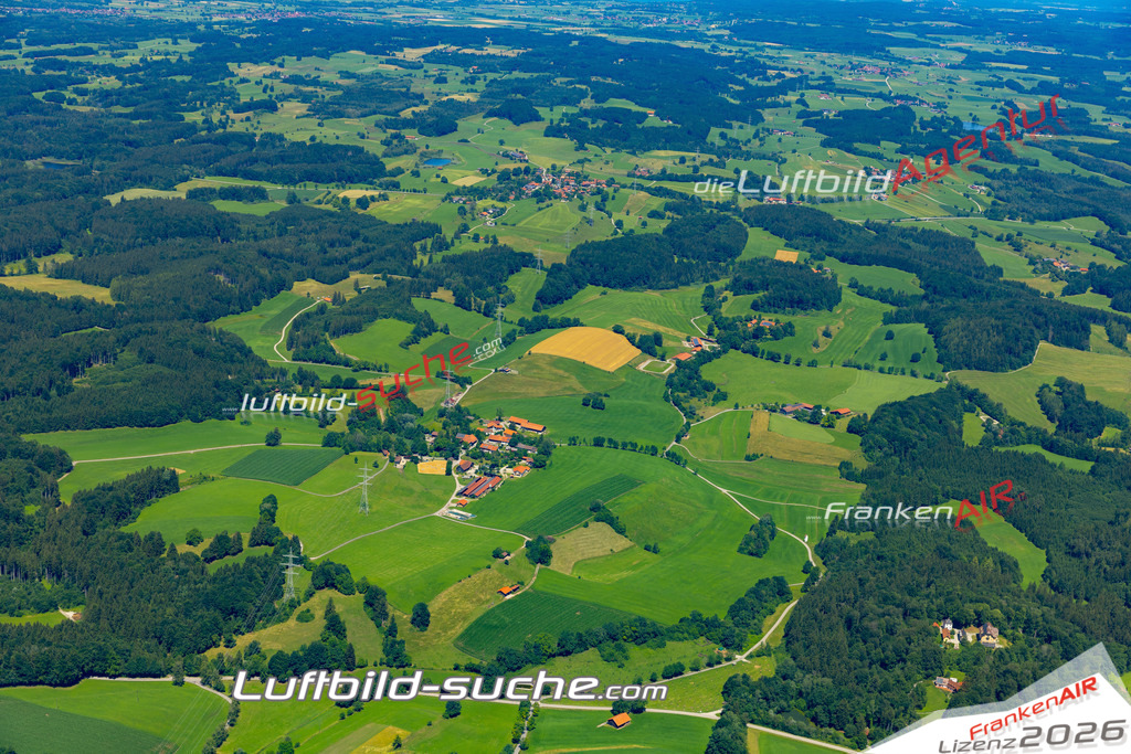 Aktuelles Luftbild von Arnried Eberfing - Die Luftaufnahme wurde 2022 mittels UL-Flugzeug erstellt ( keine Drohne ) - hochauflösende Kamera-Systeme von  Canon -Beste Qualität - Für grossformatige Ausdrucke geeignet. Die Geschenkidee !
