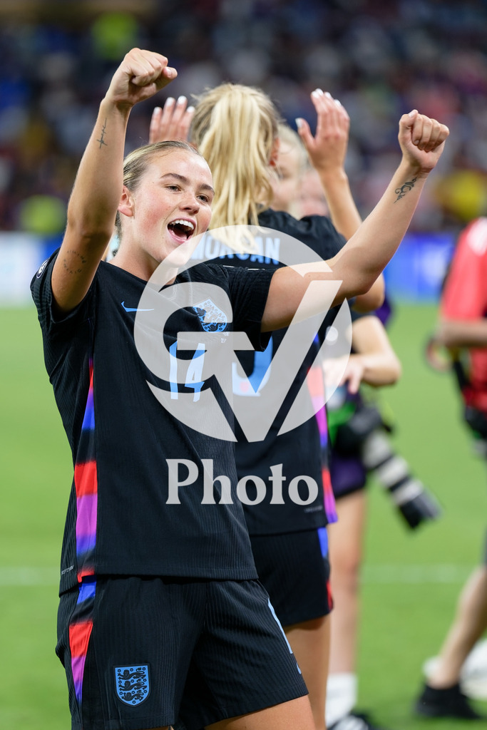England v Italy - UEFA Women's EURO 2025 Semi-Final | GENEVA, SWITZERLAND - JULY 22:  Grace Clinton of England celebrates after winning  during the UEFA Women's EURO 2025 Semi-Final match between England and Italy at Stade de Geneve on July 22, 2025 in Geneva, Switzerland. (Photo by Giuseppe Velletri/Sports Press Photo/Getty Images)
