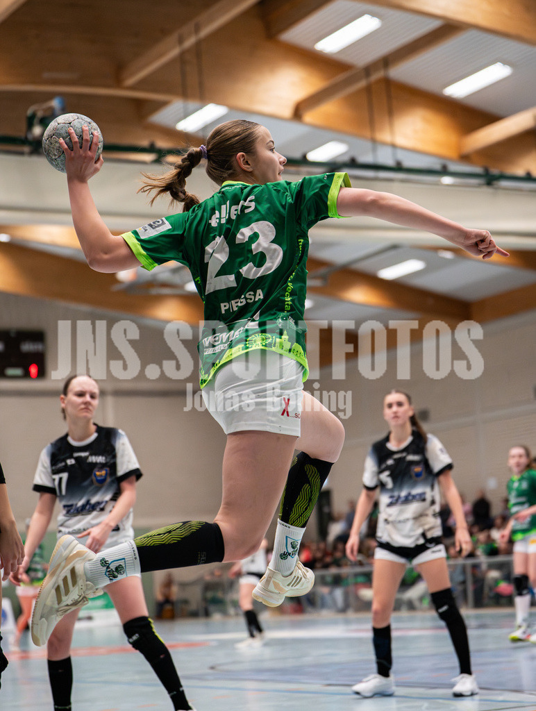 Handball I Frauen I Saison 2025-2026 I 3. Liga Staffel Nord I 13. Spieltag I SC SFN Vechta -Buxtehuder SV II-49 | Leonie Piegsa (23, SC SFN Vechta) - Realisiert mit Pictrs.com