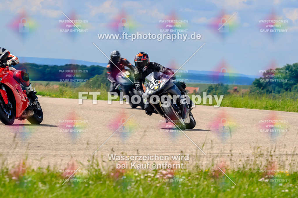 MotoTeam-0889 | Hier findet Ihr Bilder von Touristenfahrten auf der Nürburgring Nordschleife oder von anderen Veranstaltungen die ich besucht habe. Viel Spass beim Durch Schauen 