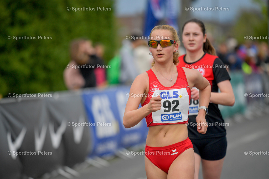 _KP19375_1 | 13.04.2025, xkaix, Leichtathletik Deutsche Meisterschaft 2025, Straßengehen v.l. Maria-Lena Carniel (Eisenacher LV) - Realisiert mit Pictrs.com