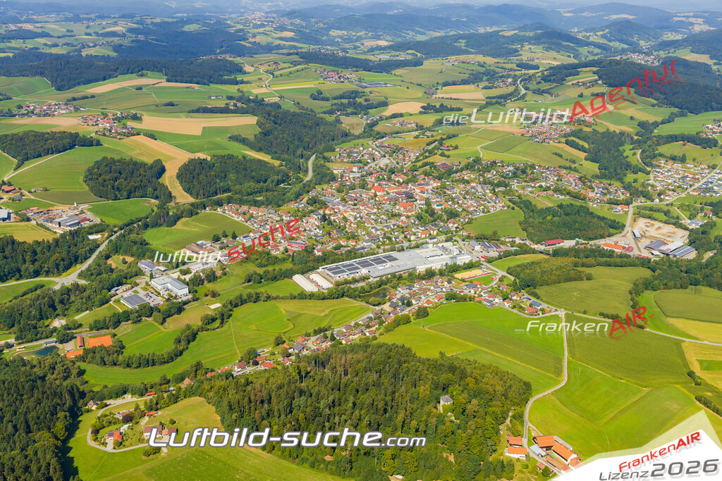 Luftaufnahme von Röhrnbach - Die Luftaufnahme wurde 2025 vom UL-Flugzeug heraus erstellt ( keine Drohne ) - Hochauflösende Luftaufnahme - für professionelle Ausdrucke geeignet. Die Geschenkidee !Mit Lizenz und Bildrechte bestellbar