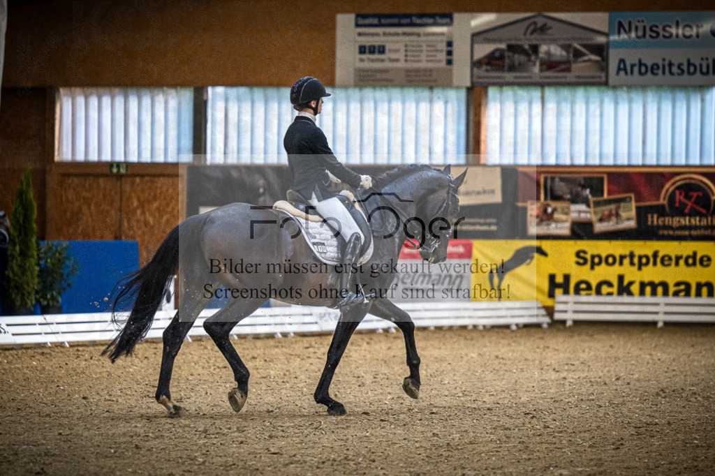 DOS_0057 | Entdecke hochwertige Reitturnierfotos von Foto Oger. Professionell, emotional und authentisch – jetzt Lieblingsmomente im Shop bestellen.Deutschlandweite Turnierfotografie. - Realisiert mit Pictrs.com