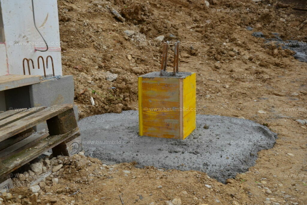 bib-lg04-betonarbeiten-0260 | Nach LV-Leistungsgruppen sortierte Detailfotos über den Bau eines Hauses. Alle Hausbau-Bilder direkt vom Urheber und Autor der Website Haus-Selber-Bauen.com