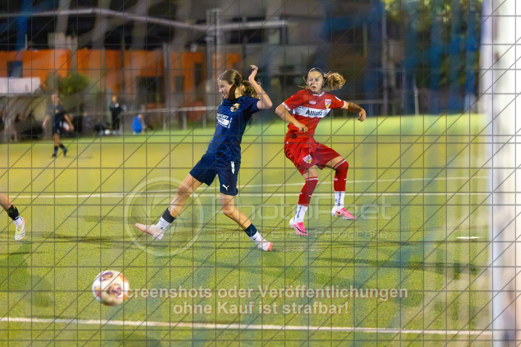 20261007_194025_0152_(c)_by_PhotoPeet | #,ASV Spartania Eislingen (blau) vs. VFB Stuttgart (rot), Fußball, Verbandspokal der B-Juniorinnen,  Saison 2026/2027, Kunstrasenplatz, Öschhalle, 73054 Eislingen, 07.10.2026 - 18:30 Uhr,Foto: PhotoPeet / Sport- &amp; Eventfotografie / Peter Harich