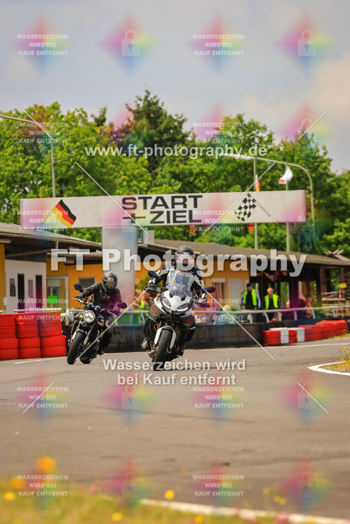 _DSK2549 | Hier findet Ihr Bilder von Touristenfahrten auf der Nürburgring Nordschleife oder von anderen Veranstaltungen die ich besucht habe. Viel Spass beim Durch Schauen 