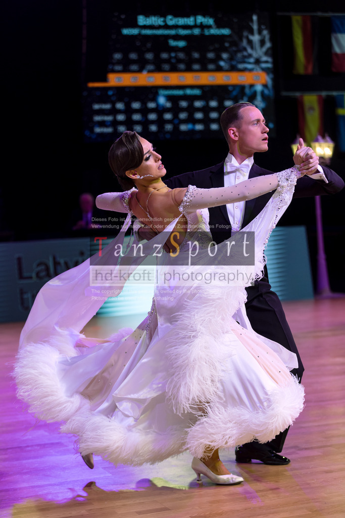 20241215_WDSF_Int_Open_Std-Riga-8781 | Tanzsportbilder, Standardtanz, Lateintanz, WDSF, DTV, LTVB, dancecomp, goc, hessen tanzt, blaues band der spree, walzer, tango, wiener walzer, slowfox, quickstepp, samba, rumba, cha-cha-cha, paso doble. jive, hd-kroft photography, turniertanzsport