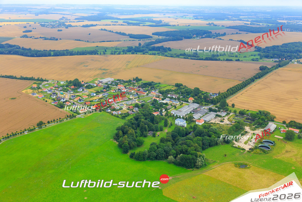 Die Luftaufnahme der Stadt Am-salzhaff wurde vom UL-Flugzeug heraus erstellt ( keine Drohne )- hohe Auflösung für beste Qualität