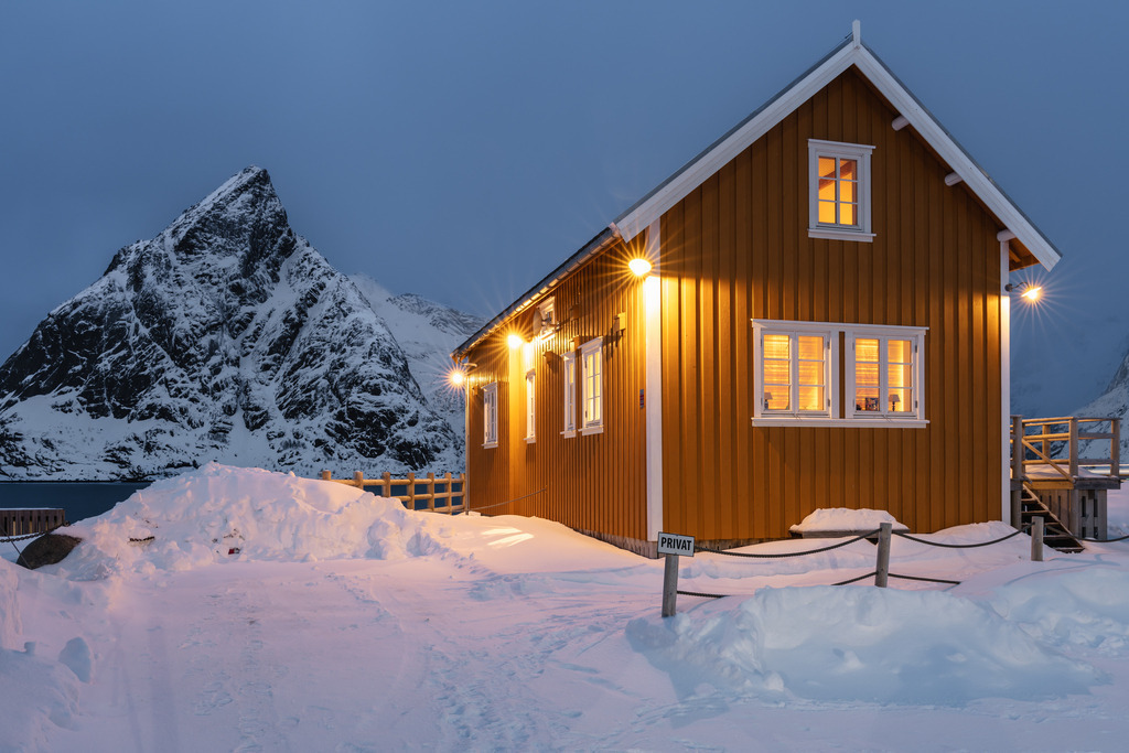 Das gelbe Haus | Heiko Oßwald - Realisiert mit Pictrs.com