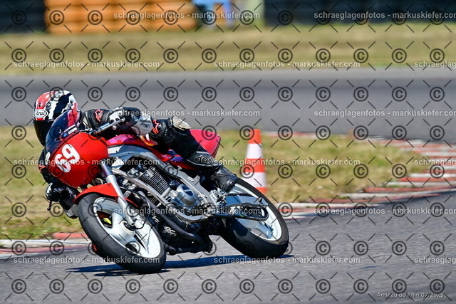 25bc03-1850 | markuskiefer.com - Realisiert mit Pictrs.com
