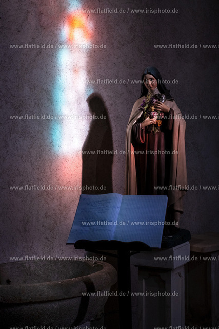 Madonna in der Kirche | Irgendwo in der Provence | Fotografie aus der Provence