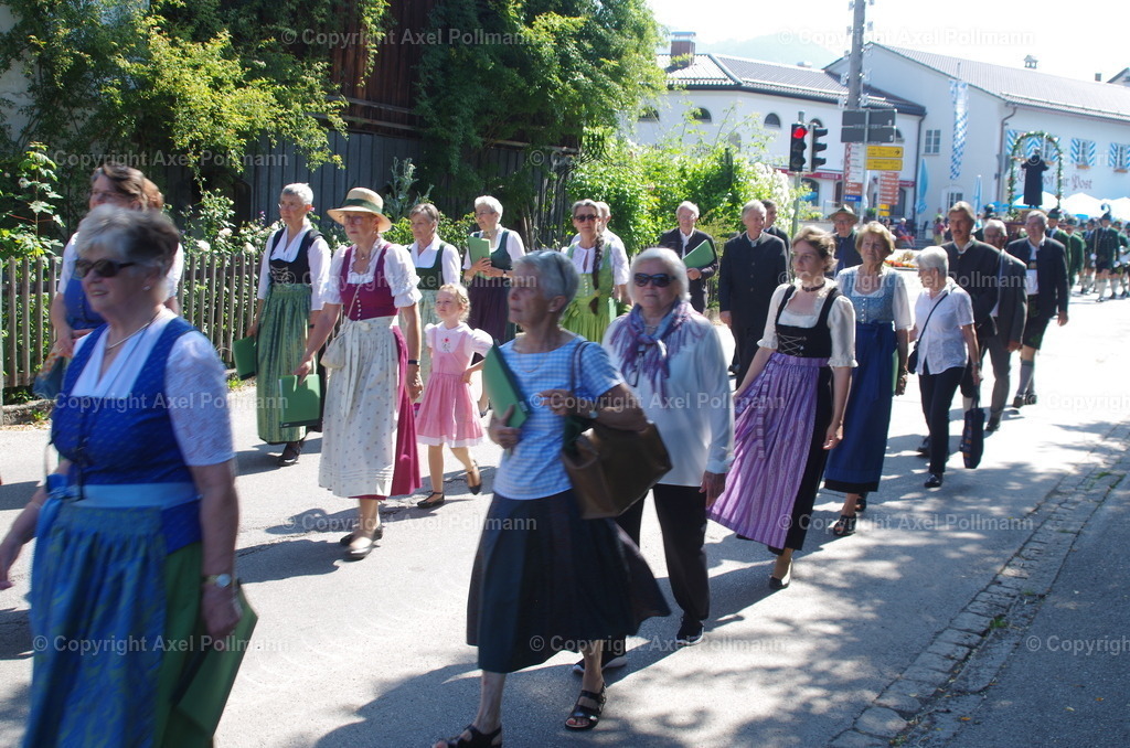 IMGP4068 | fotografiert von Axel PollmannLeonhardi Wallfahrt Benediktbeuern und Murnau, Fronleichnam, Fasching, Landschaft im Loisachtal und Benediktbeuern  - Realisiert mit Pictrs.com