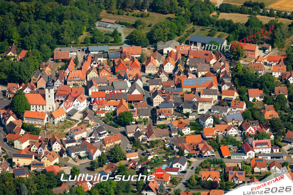 Das Luftbild zeigt :  Markt Einersheim - Die Luftaufnahme wurde 2023 vom UL-Flugzeug aus erstellt ( keine Drohne ) - Hochauflösende Luftaufnahme - Für grossformatige Ausdrucke geeignet. Die Geschenkidee !Mit Lizenz und Bildrechte bestellbar