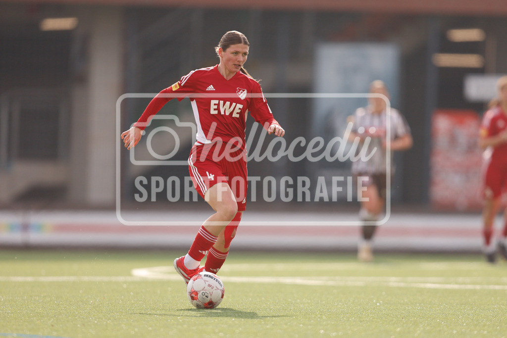 Fußball I Frauen I Saison 2025-2026 I Regionalliga Nord I 15. Spieltag I St. Pauli - SpVg Aurich-87 | Jane Rekowski (4, SpVg Aurich) - Realisiert mit Pictrs.com