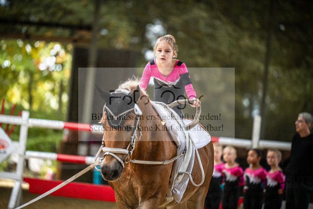DOS_0039 | Entdecke hochwertige Reitturnierfotos von Foto Oger. Professionell, emotional und authentisch – jetzt Lieblingsmomente im Shop bestellen.Deutschlandweite Turnierfotografie. - Realisiert mit Pictrs.com