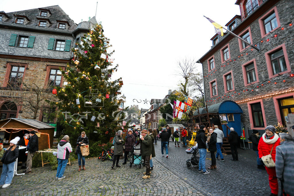 Weihnachtsmarkt Oberwesel 2022-1254 | Der Weihnachtsmarkt in Oberwesel ist jedes Jahr ein Publikumsmagnet. Wir bieten die schönsten Momente auf unseren Fotos. Kostenlos anschauen und online bestellen. - Realisiert mit Pictrs.com