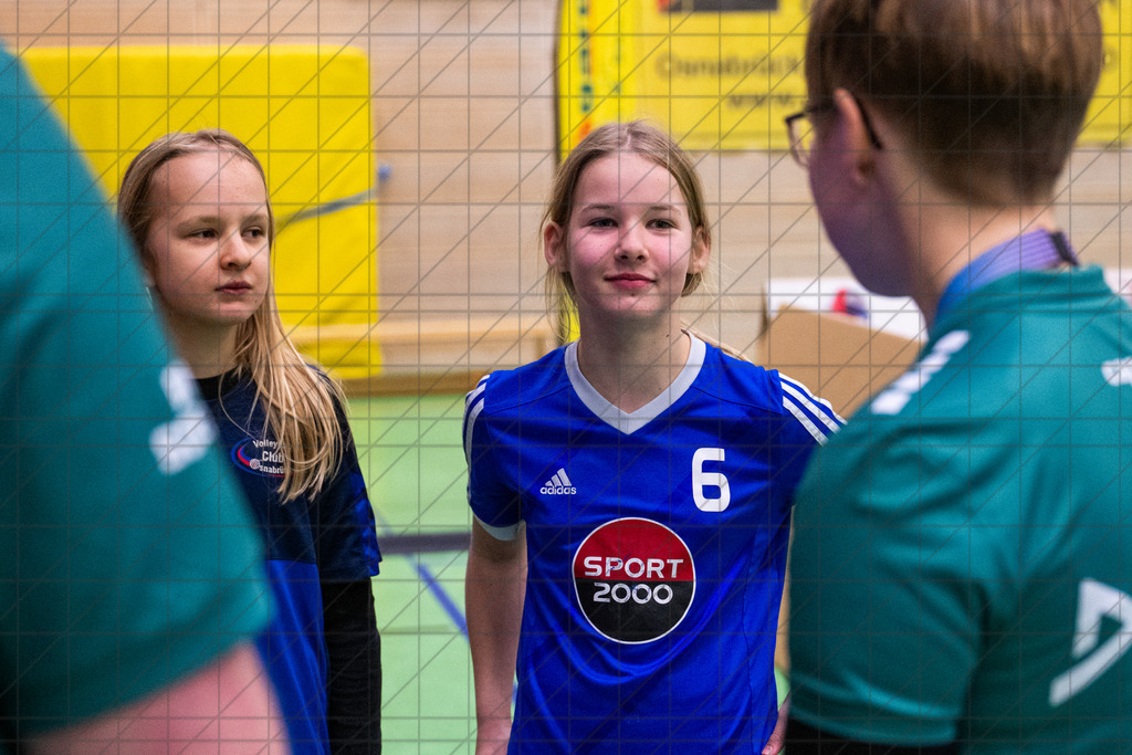 2. VBLF Nord 25/26 | Spiel 4065 | VC Osnabrück vs. TUSA City Girls Düsseldorf | Vorbesprechung der Wischer und Ballroller mit den Schiedsrichtern. //  10.01.26: 2. VBLF Nord 25/26 | Spiel 4065 | VC Osnabrück vs. TUSA City Girls Düsseldorf / Osnabrück / Deutschland  //   CREDIT:www.bullenfotos.de, Martin König, Hörner Weg 40, D-49078 Osnabrück, +4917663732967 // Nutzung und Weitergabe nur zu den vereinbarten Zwecken. Presseanfragen an Ersteller. Alle Rechte beim Ersteller. Honorierung nach MFM. - Realisiert mit Pictrs.com