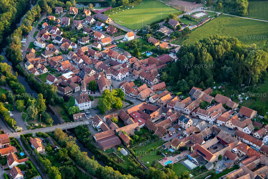 Vue aérienne: Parc Audéou à Avolsheim dans le département Bas Rhin, France – .Photo: IMG_138011.jpg prise le 19/08/2023 par Werner Riehm/FLY-FOTO.eu – Résolution de l'original: 4893 x 3262 px – Outils d\xe2\x80\x99accessibilit\xc3\xa9