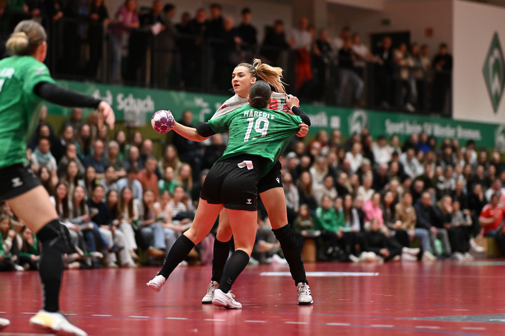 Handball I Frauen I Saison 2024-2025 I 2. Bundesliga I 11. Spieltag I SV Werder Bremen - HSV Solingen-Gräfrath 76 | Der Sportfotograf. - Realisiert mit Pictrs.com