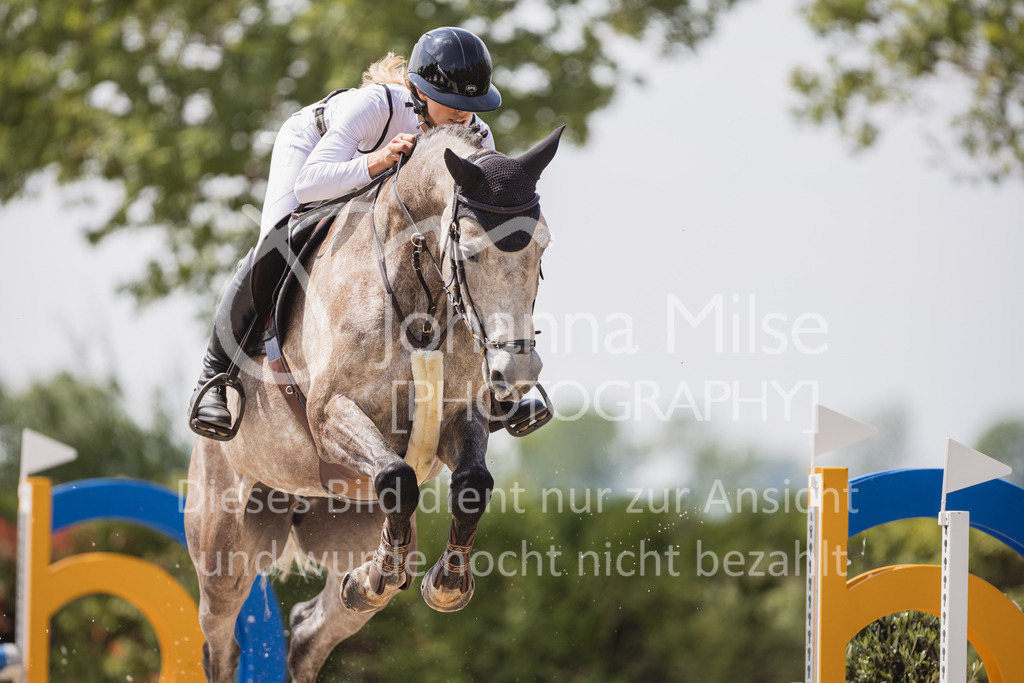 230616_Lemwerder_Springpf-L1-535 | Deine schönsten Turniermomente als professionelle Fotos! Entdecke hochwertige Pferdesport-Fotografie im Online-Shop. Jetzt Fotos finden & bestellen!