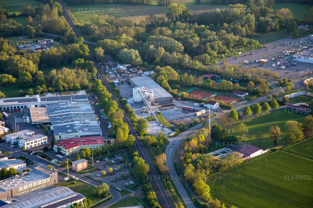 Dyckerhoff Beton | Luftbild: Dyckerhoff Beton in Rohrbach im Bundesland Rheinland-Pfalz in Deutschland. Foto: IMG_140344.jpg vom 23.04.2024 durch ©2025 Werner Riehm fly-foto.de/copyright - Realisiert mit Pictrs.com