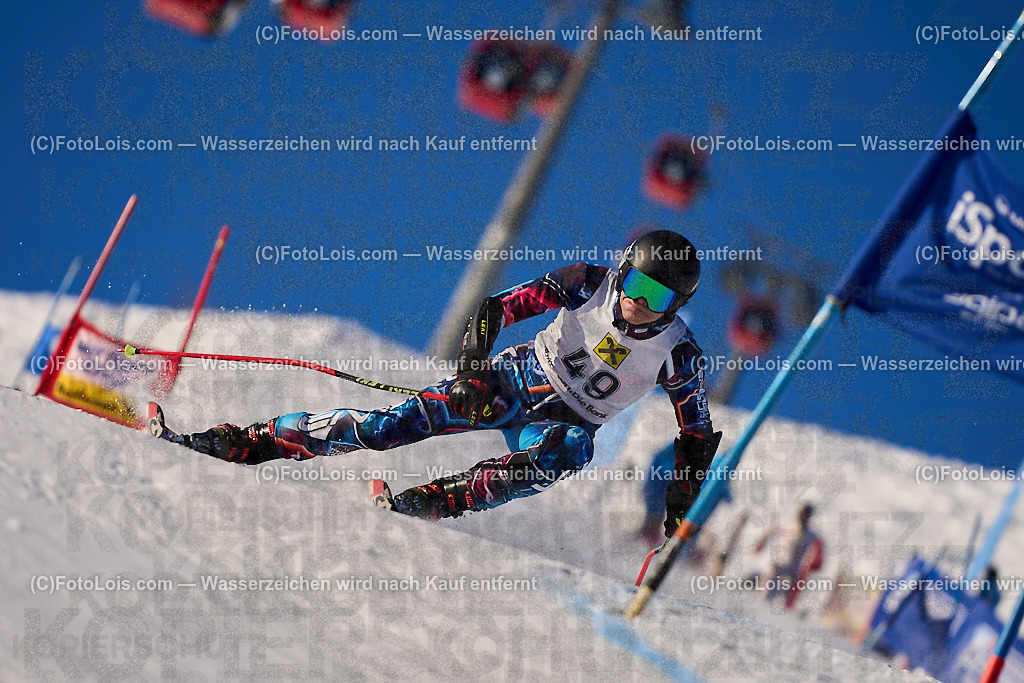 ALP2742_MASTERS-Cup_GS-B Herrn_Pieters Lody | (C)FotoLois.com, Alois Spandl. FIS Masters-Cup Wildschönau, Giant Slalom auf der Piste Schatzberg GS, Siegerehrung auf dem Dorfplatz Niederau, Sa 13. Januar 2024.