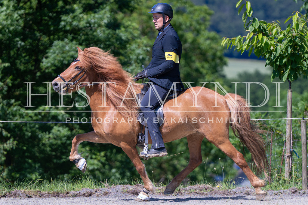 KAI09839 | Ihr sucht einen Fotografen für eure nächste OSI? Ich begleite auch euer Turnier für Islandpferde fotografisch.  - Realisiert mit Pictrs.com