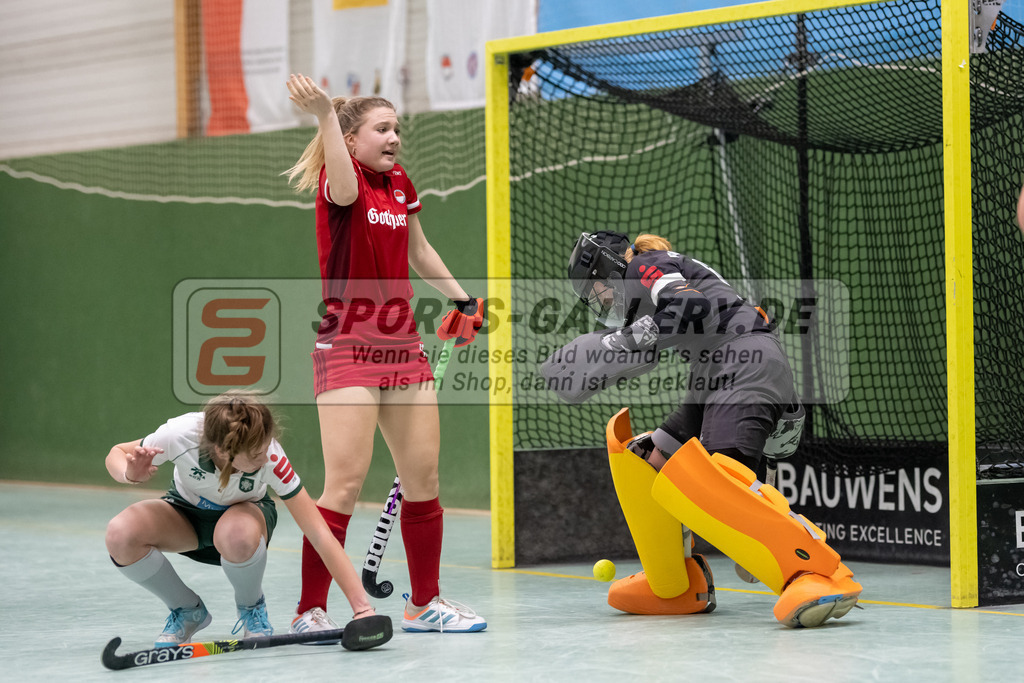 SFE_20230114_0115 | 1. Bundesliga Hockey Damen Rot-Weiss Köln - Uhlenhorst Mülheim am 14.01.2023 in Köln (KTHC Stadion Rot-Weiss Köln Tennis and Hockey Club), Photo: Stephan Fehrmann 2022 (Sports-Gallery),Camille Nobis ( Rot-Weiss Köln #17 )
