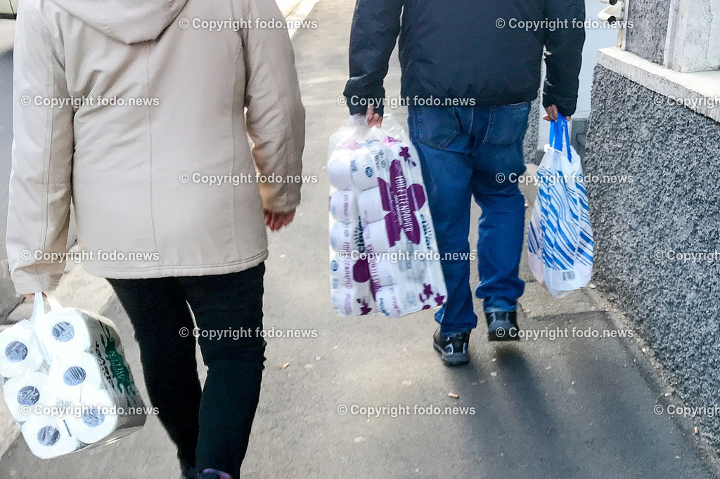 Corona_ 5 Jahre Covid Lockdown_ 15.03.2025-11 | 15.03.2025, Linz, AUT, Corona, 5 Jahre Covid Lockdown, im Bild Stadtansichten, Themenbild, Einkauf, Supermarkt, Toilettenpapier, Hamsterkauf