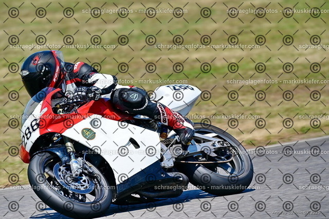 25bc03-1360 | markuskiefer.com - Realisiert mit Pictrs.com