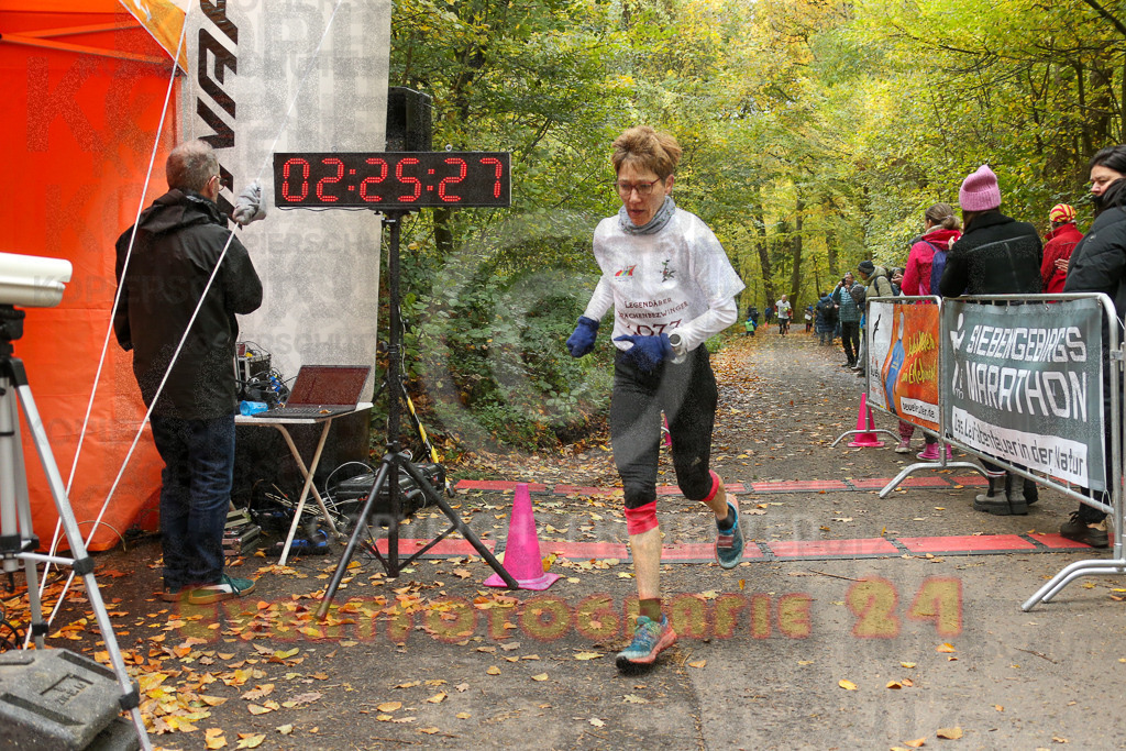 251026_1227_EX1_0406 | Sportfotografie im Rhein-Sieg Kreis, Köln, Bonn, NRW, Rheinland Pfalz, Hessen, etc. Unser Tätigkeitsfeld umfasst den Laufsport vom Volkslauf über den Marathon, Duathlon, Triathon bis zum Ultralauf wie Kölnpfad Ultra oder Schindertrail.