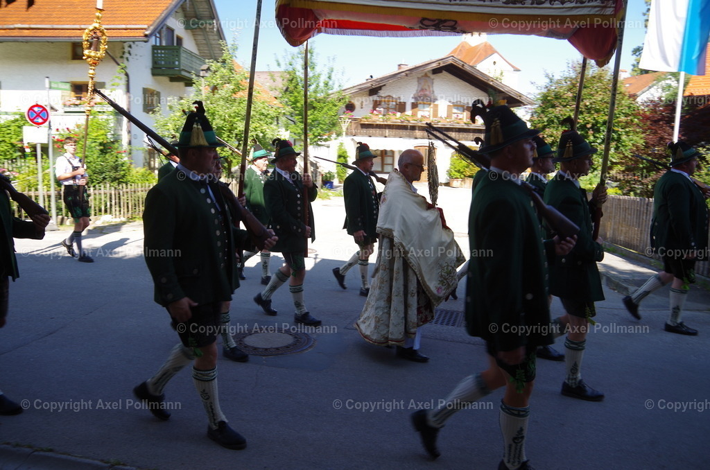 IMGP5304 | fotografiert von Axel PollmannLeonhardi Wallfahrt Benediktbeuern und Murnau, Fronleichnam, Fasching, Landschaft im Loisachtal und Benediktbeuern  - Realisiert mit Pictrs.com