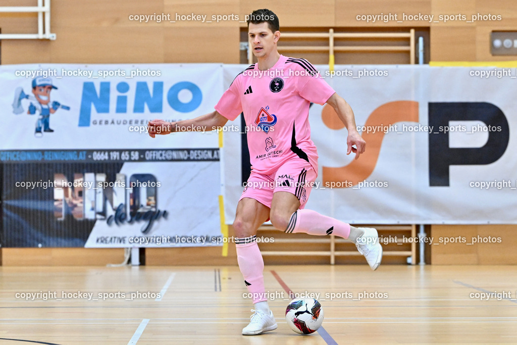 Carinthia Flamengo Futsal Club vs. Dynamo Triestingtal | #8 Ervin Jogic Carinthia Flamengo, Carinthia Flamengo Futsal Club vs. Dynamo Triestingtal, Carinthia Flamengo Futsal Club vs. Dynamo Triestingtal am 29.12.2024 in Villach (Ballspielhalle St. Martin), Austria, (Photo by Bernd Stefan)