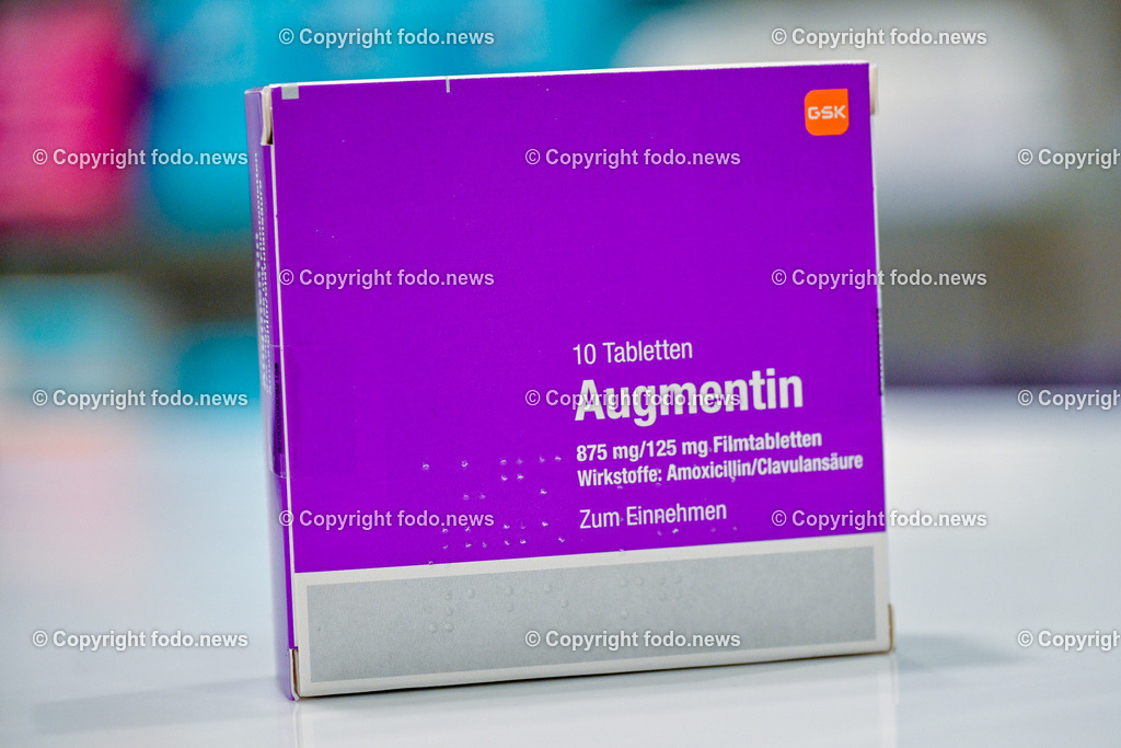 Apotheke_ Mediakamente_ 27.12.2023-9 | 27.12.2023, Linz, AUT, Apotheke, im Bild Apotheke, Mediakamente, Medikamentenengpass, Antibiotikum, Augmentin, Tabletten, Heilung, Vorbeugung