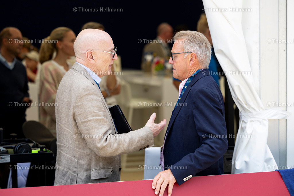 TH_Ulrich Bäder_ Rainer Schwiebert_29367 | Al Shiraàa Deutsches Spring- und Dressur-Derby 2025 am 31.05.25 in Hamburg, Thomas Hellmann, Ulrich Bäder, Rainer Schwiebert