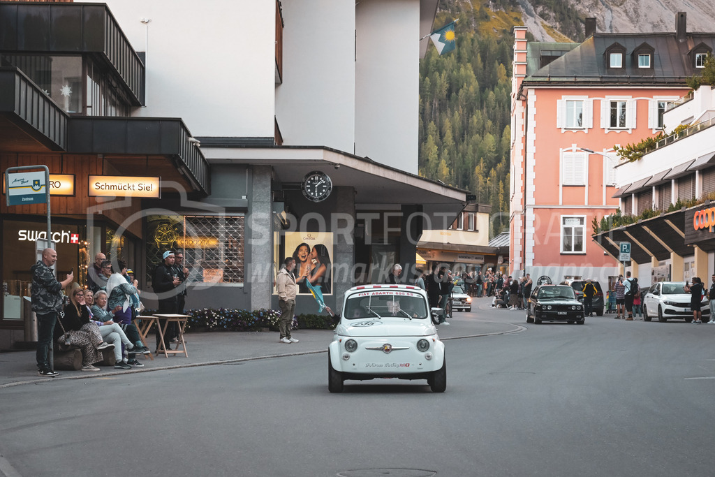 21. Arosa ClassicCar 2025 - 4. September 2025 | Benjamin Braem aus Zumikon (SUI) in einem Abarth 695 SS Assetto Corsa aus dem Jahre 1967 mit Startnummer 235 am Arosa ClassicCar 2025 in der Kategorie Classic Trophy..@arosaclassiccar, @arosa.official, #arosaclassiccar, #arosa, #76curves, #classiccar, Bild: Sportfotografie Markus Aeschimann | www.markus-aeschimann.ch - Realisiert mit Pictrs.com