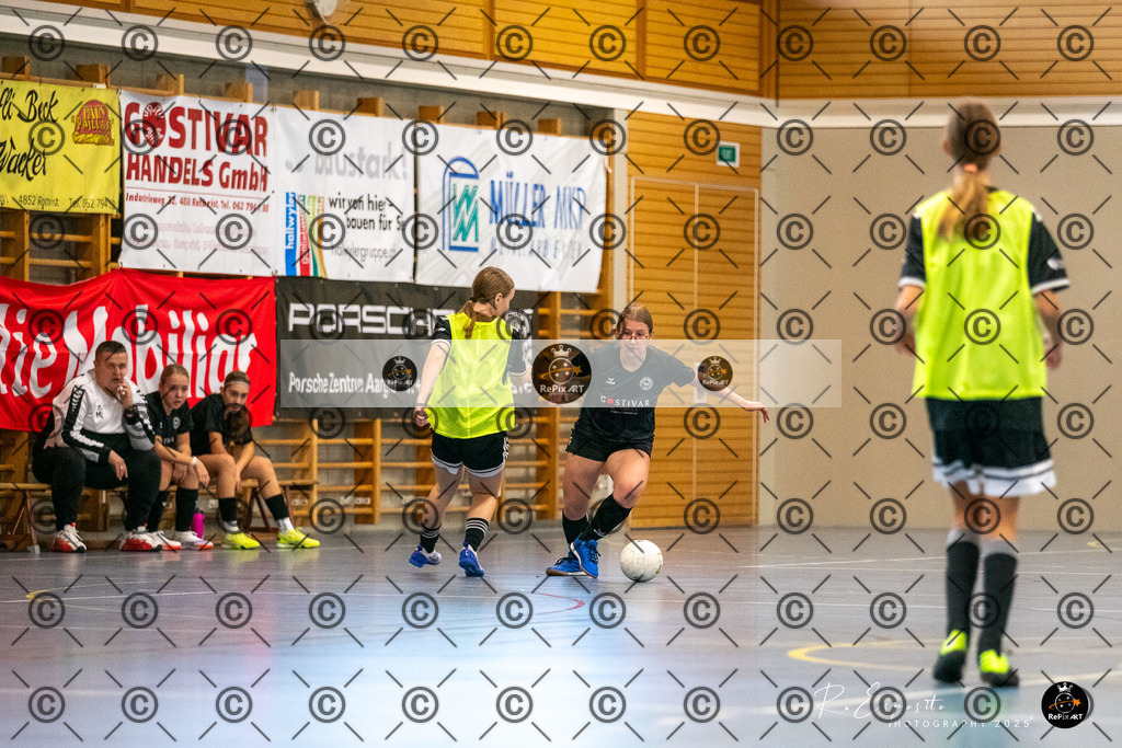 20251130_FCR-Hallenturnier-FF-17_RAW-2_032-43 | Sport und Naturfotografie von Roberto Esposito zeigt echte Momente Bewegung und die Schönheit der Natur. Ausdrucksstarke Bilder schaffen Emotionen.