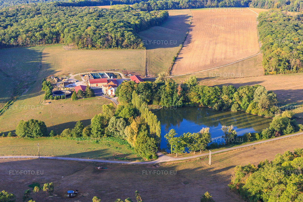 Vue aérienne: La Mailly à Dombrot-sur-Vair dans le département Vosges, France – .Photo: IMG_118432.jpg prise le 16/09/2019 par Werner Riehm/FLY-FOTO.eu – Résolution de l'original: 5472 x 3648 px