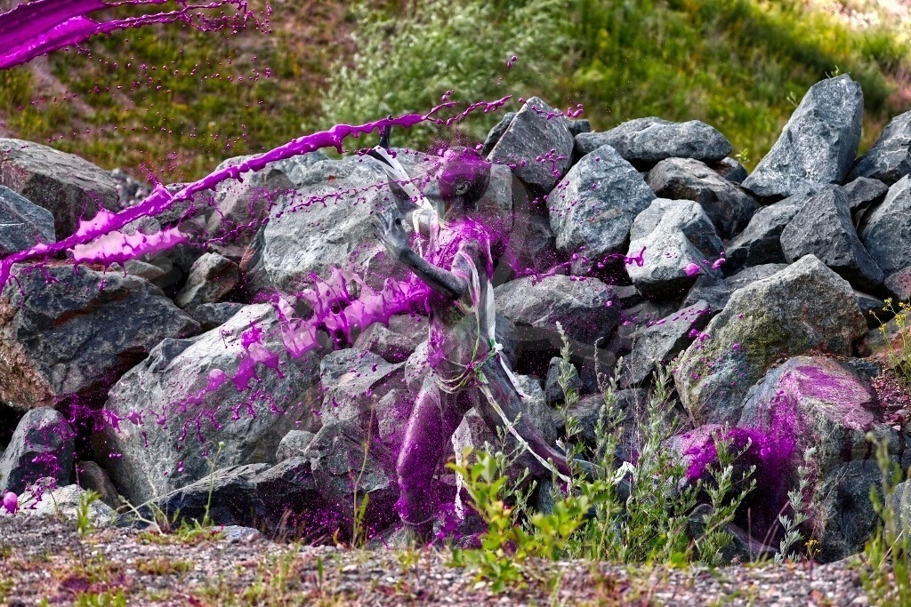 BodyArt-BLACKSTONESSPLASH_3017c1 | #004 | Modell: Renée-Claire | Foto: Tschiponnique Skupin - Realisiert mit Pictrs.com