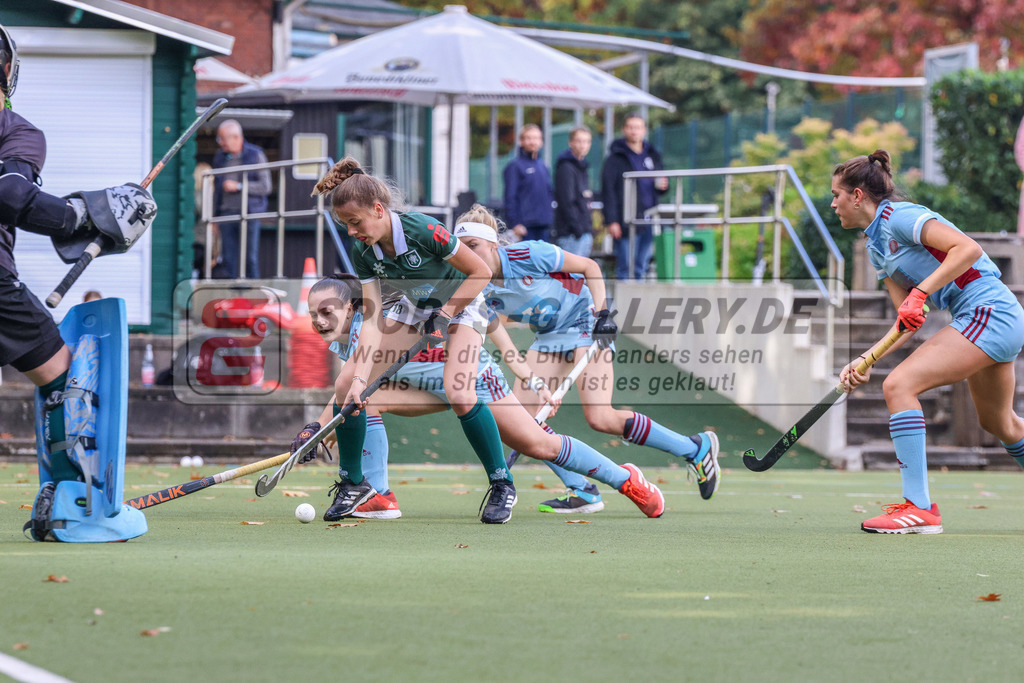 MJ_2022-10-08_Damen_HTCU-UHC-26 | Carla Schrafen (Uhlenhorst Mülheim #18), Uhlenhorst Mülheim - UHC Hamburg am 8.10.2022 im Waldstadion, Mülheim a. d. Ruhr