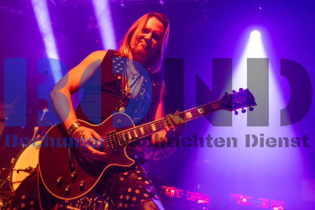 SES_NURDIO20250102-16 | bond - Realisiert mit Pictrs.com