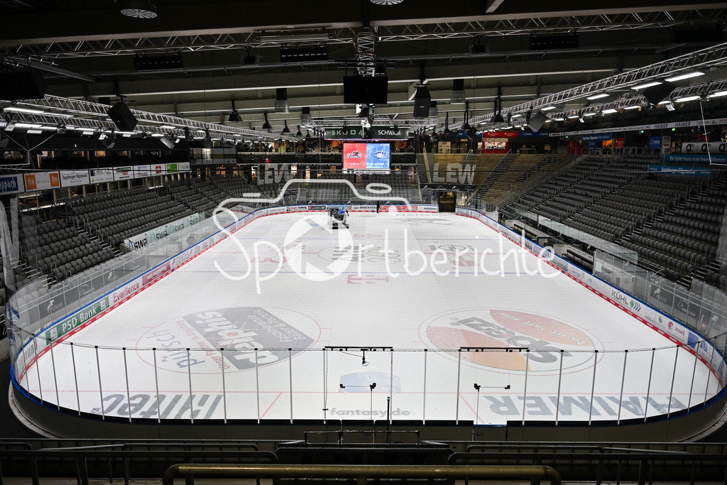 Augsburger Panther - Schwenninger Wild Wings | AUGSBURG, GERMANY - 02. JANUARY: Ein Blick ins Curt Frenzel Stadion vor dem Match zwischen den Augsburger Panthern und den Schwenninger Wild Wings am 35. Spieltag der Penny DEL im Curt Frenzel Stadion