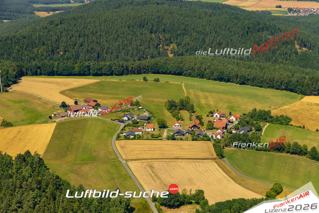 Schöne Luftaufnahme Rotschenreuth Kronach - Die Luftaufnahme wurde 2025 vom Flugzeug heraus erstellt ( keine Drohne ) - Hochauflösende Luftaufnahme - für professionelle Ausdrucke geeignet. Die Geschenkidee !Mit Lizenz und Bildrechte bestellbar