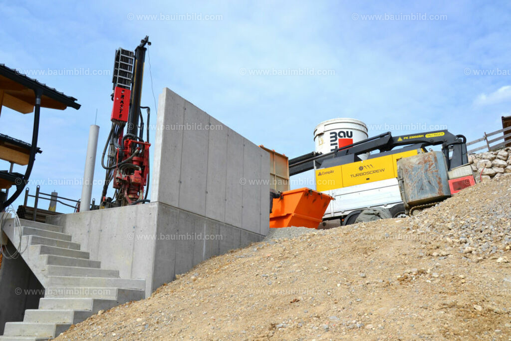 bib-lg16-heizung-0014 | Nach LV-Leistungsgruppen sortierte Detailfotos über den Bau eines Hauses. Alle Hausbau-Bilder direkt vom Urheber und Autor der Website Haus-Selber-Bauen.com
