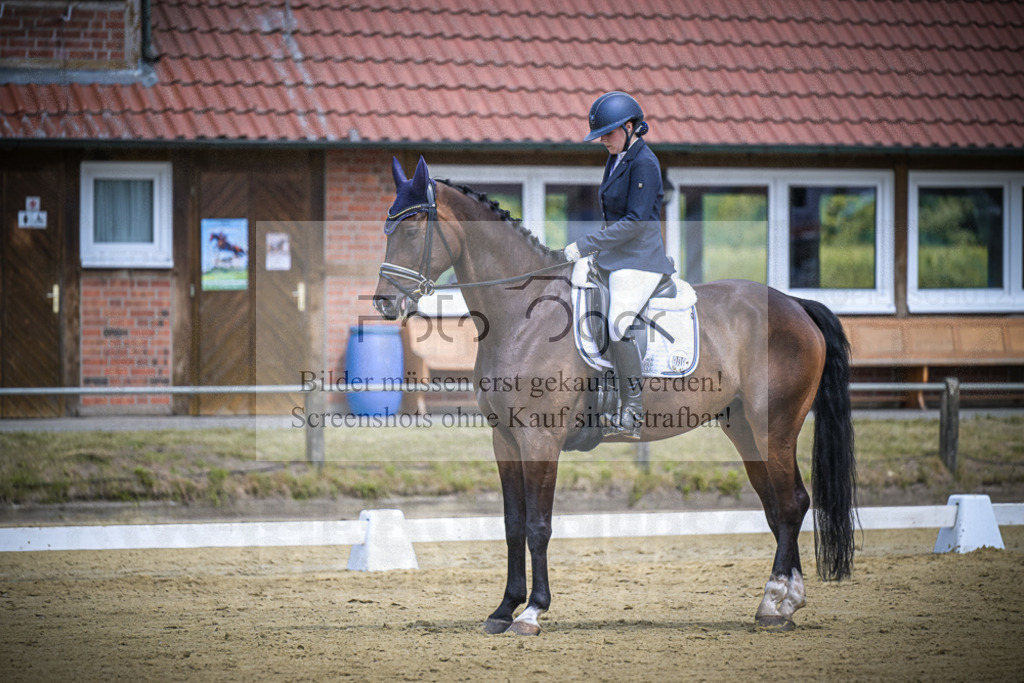 DOS_0963 | Entdecke hochwertige Reitturnierfotos von Foto Oger. Professionell, emotional und authentisch – jetzt Lieblingsmomente im Shop bestellen.Deutschlandweite Turnierfotografie. - Realisiert mit Pictrs.com