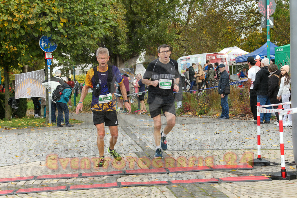 241020_1106_EX1_1031 | Sportfotografie im Rhein-Sieg Kreis, Köln, Bonn, NRW, Rheinland Pfalz, Hessen, etc. Unser Tätigkeitsfeld umfasst den Laufsport vom Volkslauf über den Marathon, Duathlon, Triathon bis zum Ultralauf wie Kölnpfad Ultra oder Schindertrail.