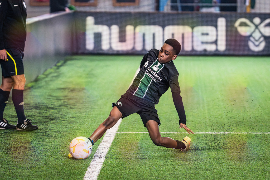 blr.pics-359 | Professionelle Fußball- und Sportfotografie. Spielbilder online ansehen und kaufen – Einzelbilder oder komplette Galerien in hoher Qualität. - Realisiert mit Pictrs.com